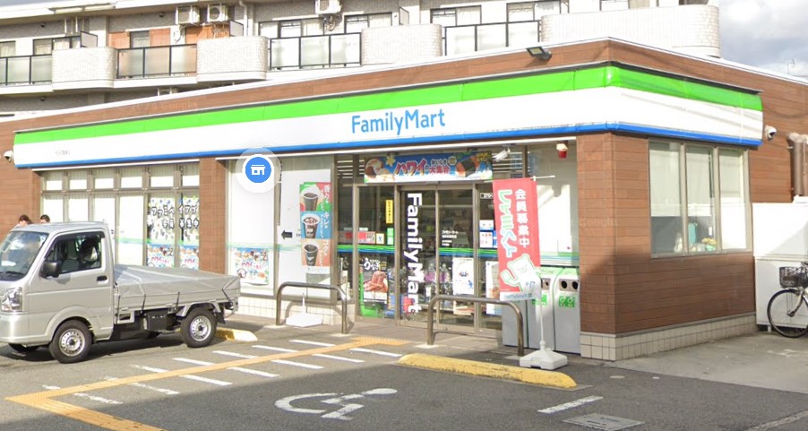 コンビニ　ファミリーマート 池田荘園東店（コンビニ）まで369m