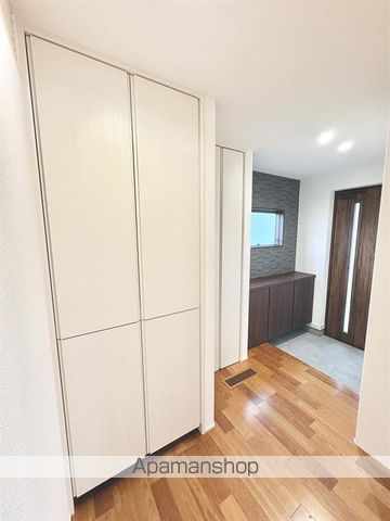 上本町戸建の玄関写真
