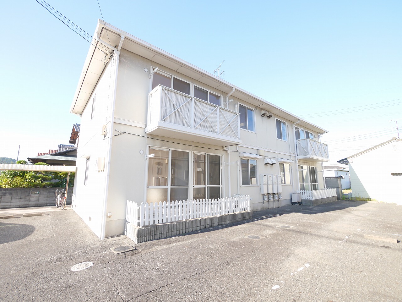 建物外観　ピタットハウス西長瀬店におまかせください！