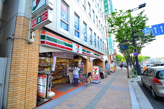 コンビニ　セブンイレブン（コンビニ）まで387m