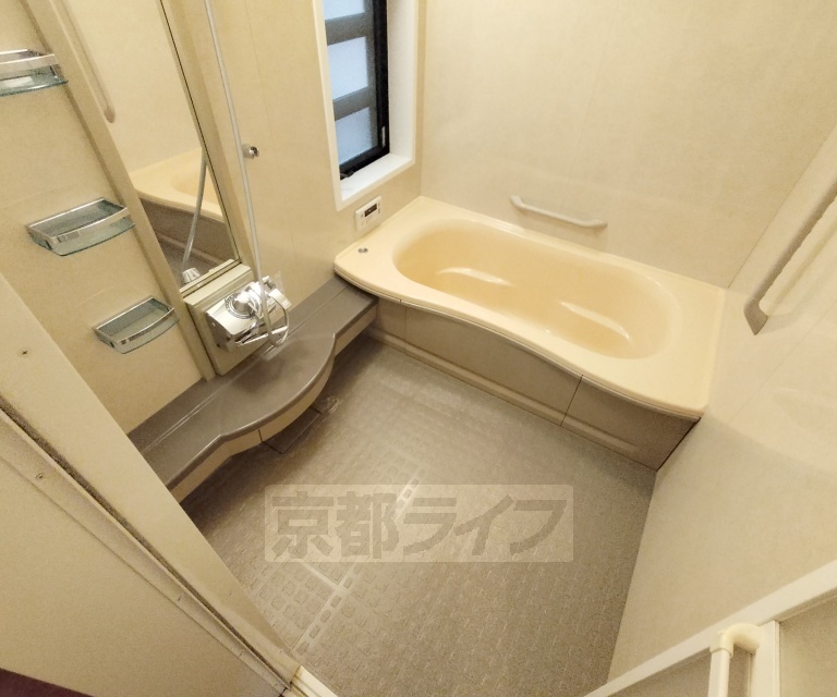 上京区新美濃部町貸家の風呂写真