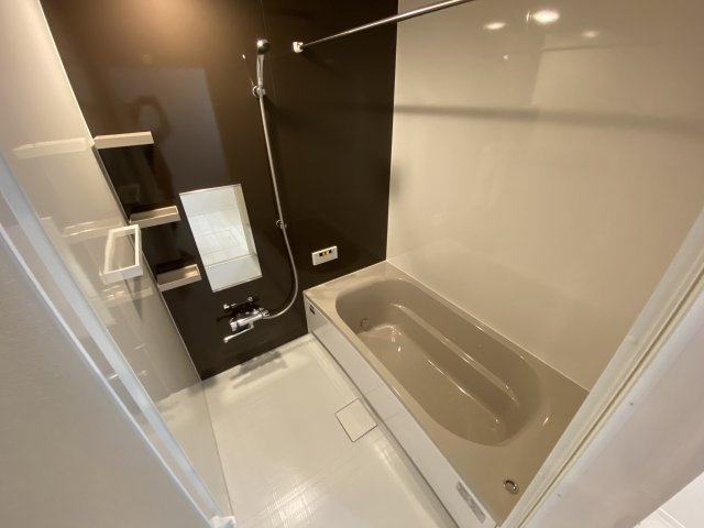 バス・シャワールーム　同型反転モデル
