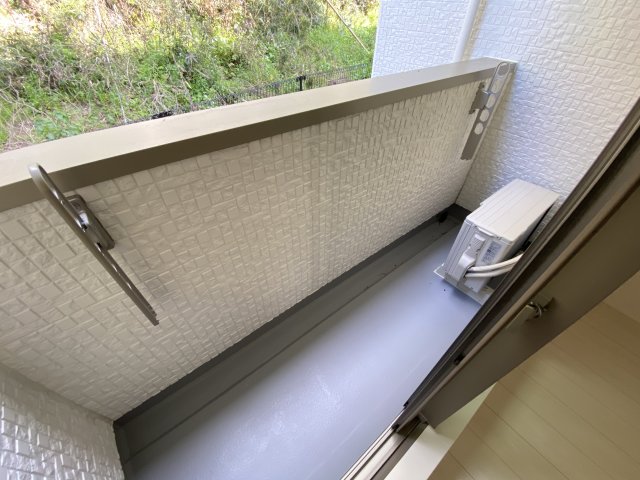 バルコニー　同型反転モデル