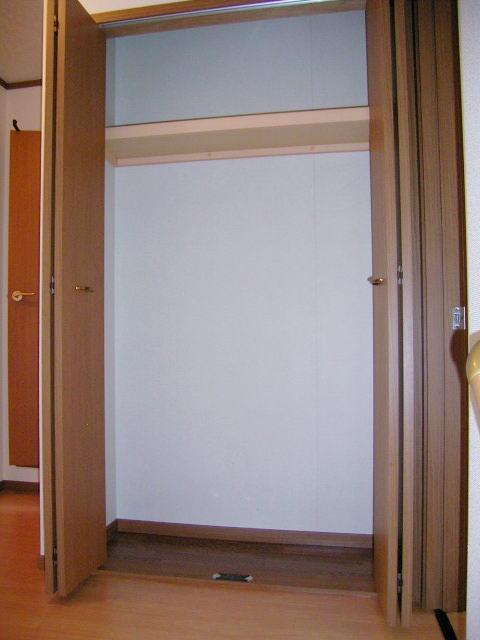 エントランス　☆洋室収納☆