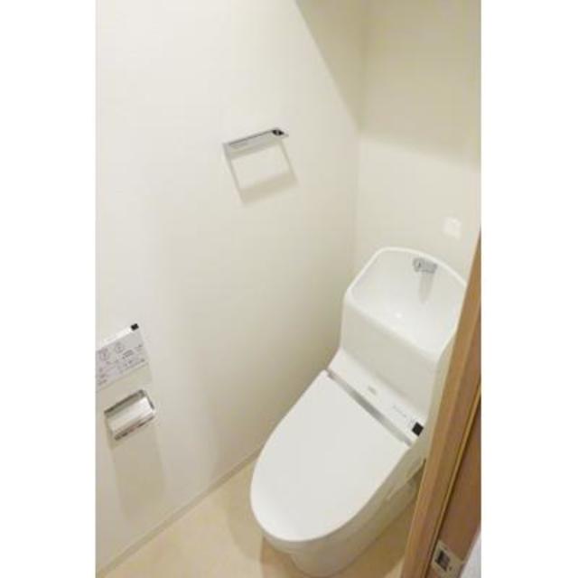 トイレ　※写真は同タイプ住戸です。