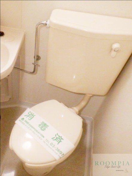 トイレ　※同タイプの別のお部屋です。