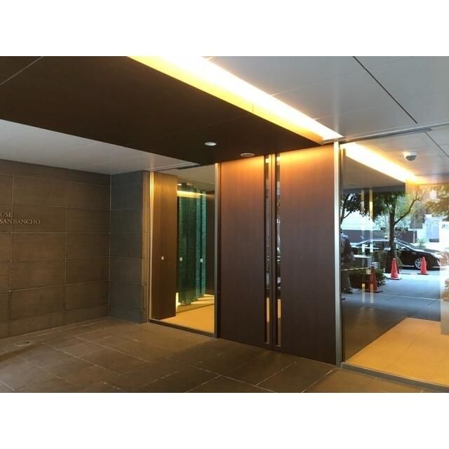 エントランス　清潔なエントランスです
