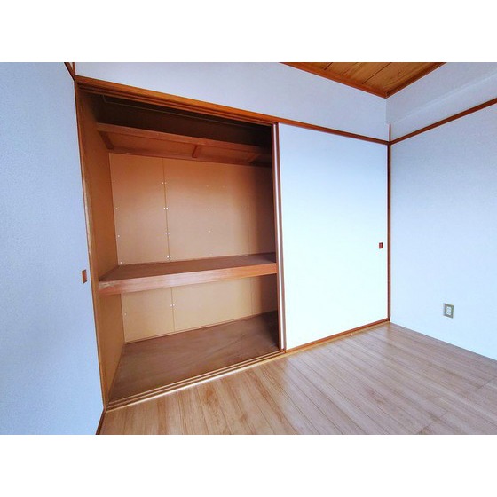 収納　たっぷり一面収納