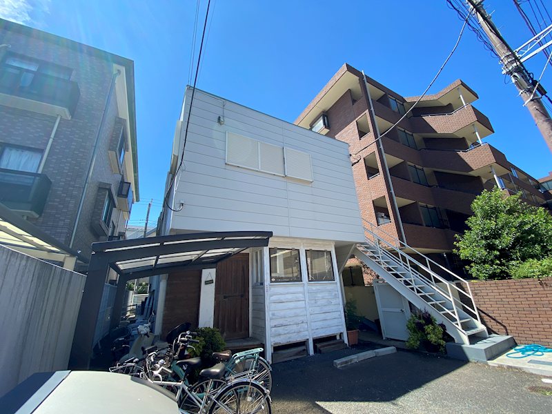 建物外観　浦安駅からも近い立地！スーパーも隣にあります