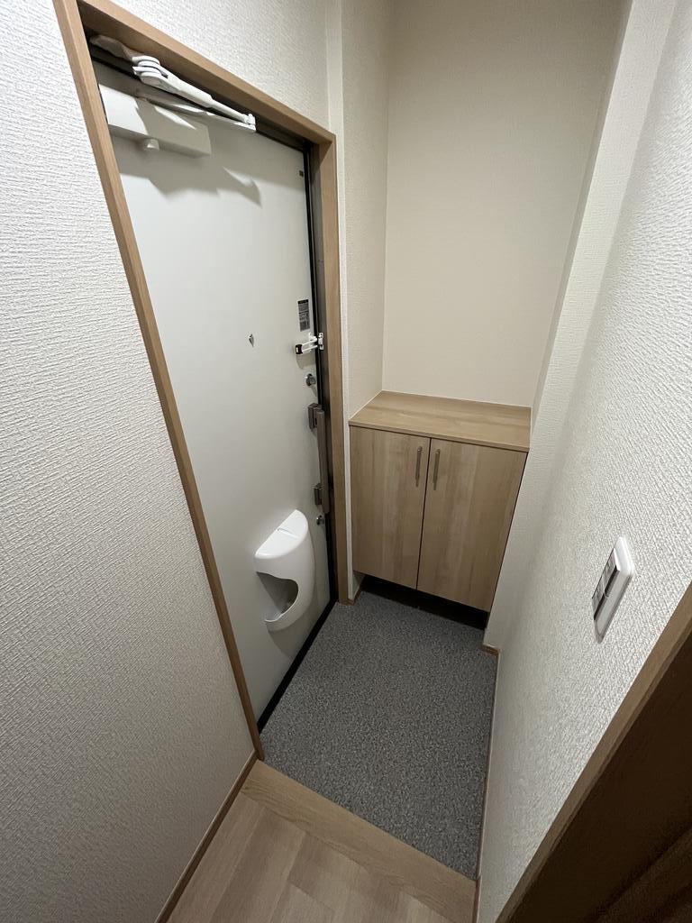 玄関　反転写真使用
