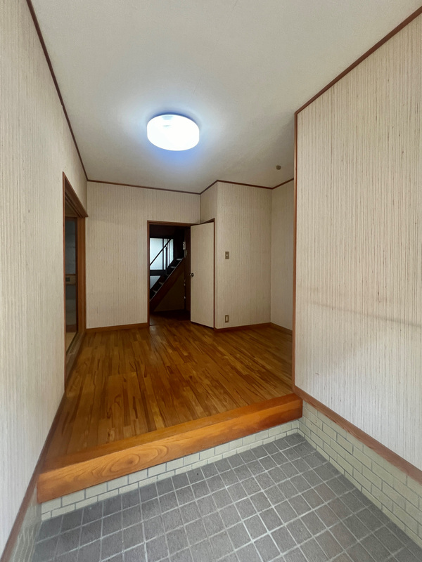 ＪＲ紀勢本線 海南駅 徒歩9分 2階建 築61年の玄関写真