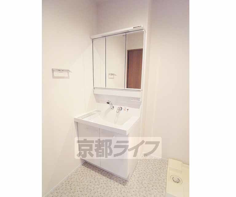 洗面設備　朝の準備も捗りますね