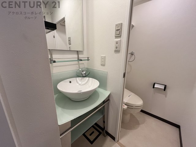 洗面設備　オシャレな洗面台つき！