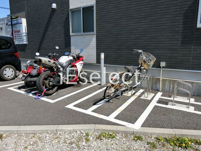 駐車場　バイク置き場もあります。
