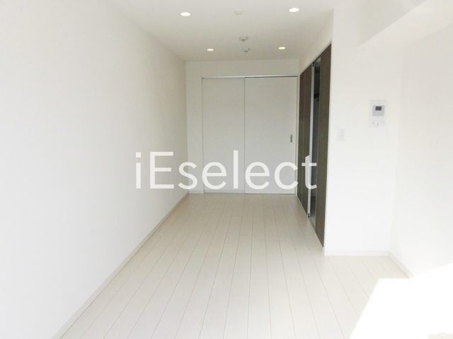 居室・リビング　間接照明付きのお部屋です