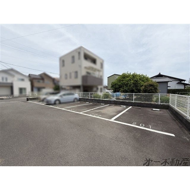 駐車場　駐車場