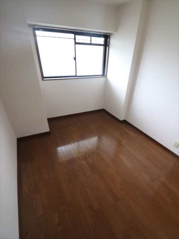 その他　6帖の洋室です