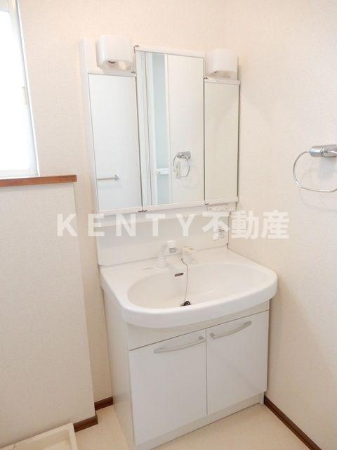 洗面設備　使いやすい洗面所です