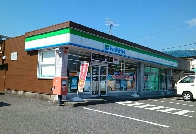 コンビニ　ファミリーマート垂井東店（コンビニ）まで1200m