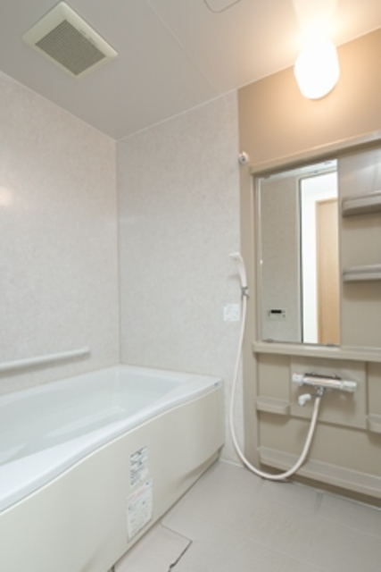 バス・シャワールーム　※写真は同タイプ住戸です。