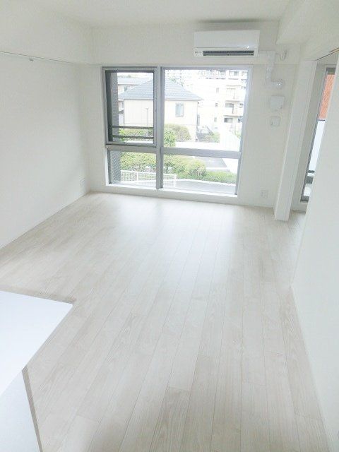 居室・リビング　広々室内です