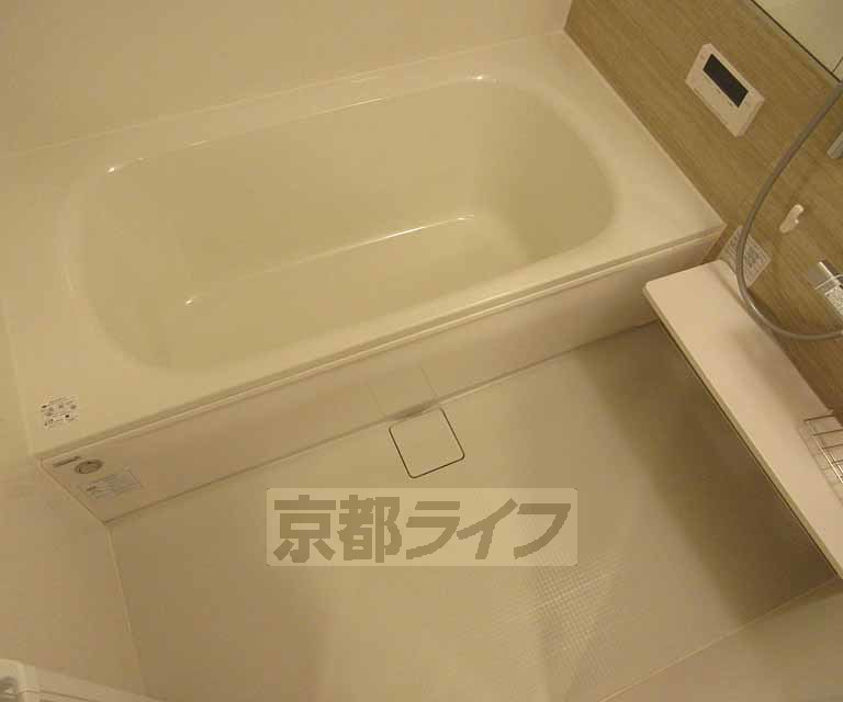 バス・シャワールーム　広々ゆったりお風呂です・