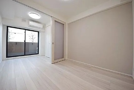 居室・リビング　※別部屋の参考写真です。