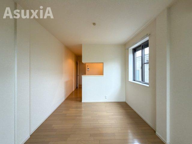 居室・リビング　別タイプのお部屋の写真です