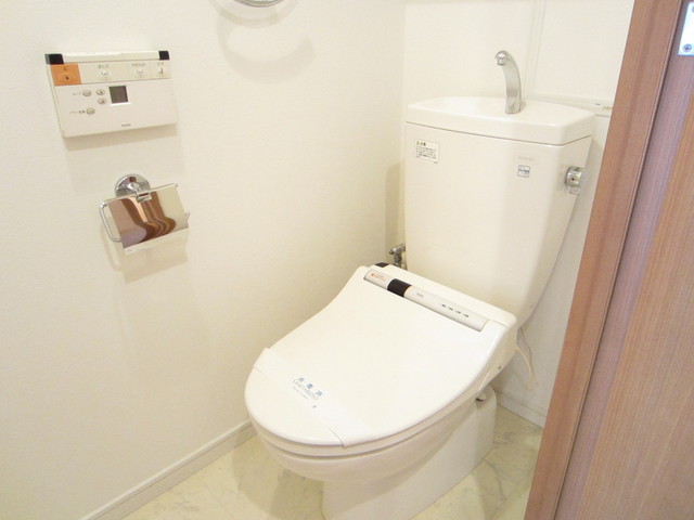 トイレ　温水洗浄機能付きトイレ完備！