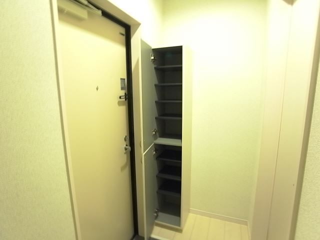 玄関　下駄箱付きです