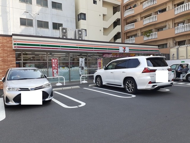 コンビニ　セブンイレブン堀江町店（コンビニ）まで220m