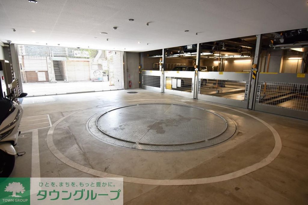 駐車場　駐車場
