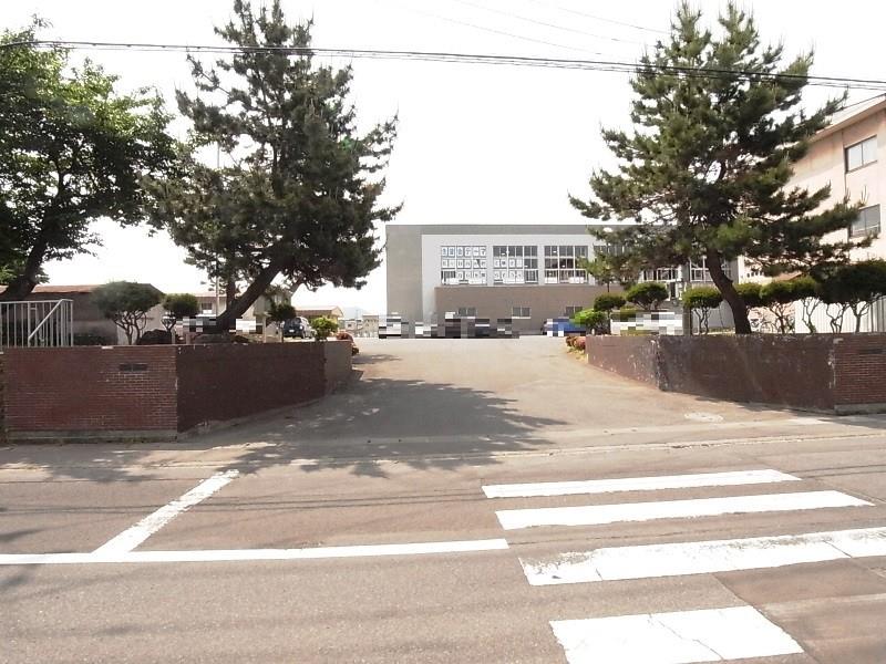 中学校　弘前市立第五中学校（中学校）まで1833m