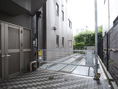 駐車場　★《見学予約受け付け中》設備充実のハイグレード賃貸マンション