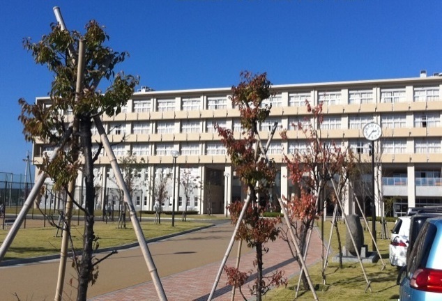 中学校　金沢錦丘中学校・高等学校（中学校）まで700m