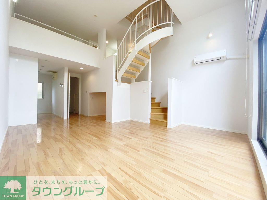 居室・リビング　同物件別部屋写真