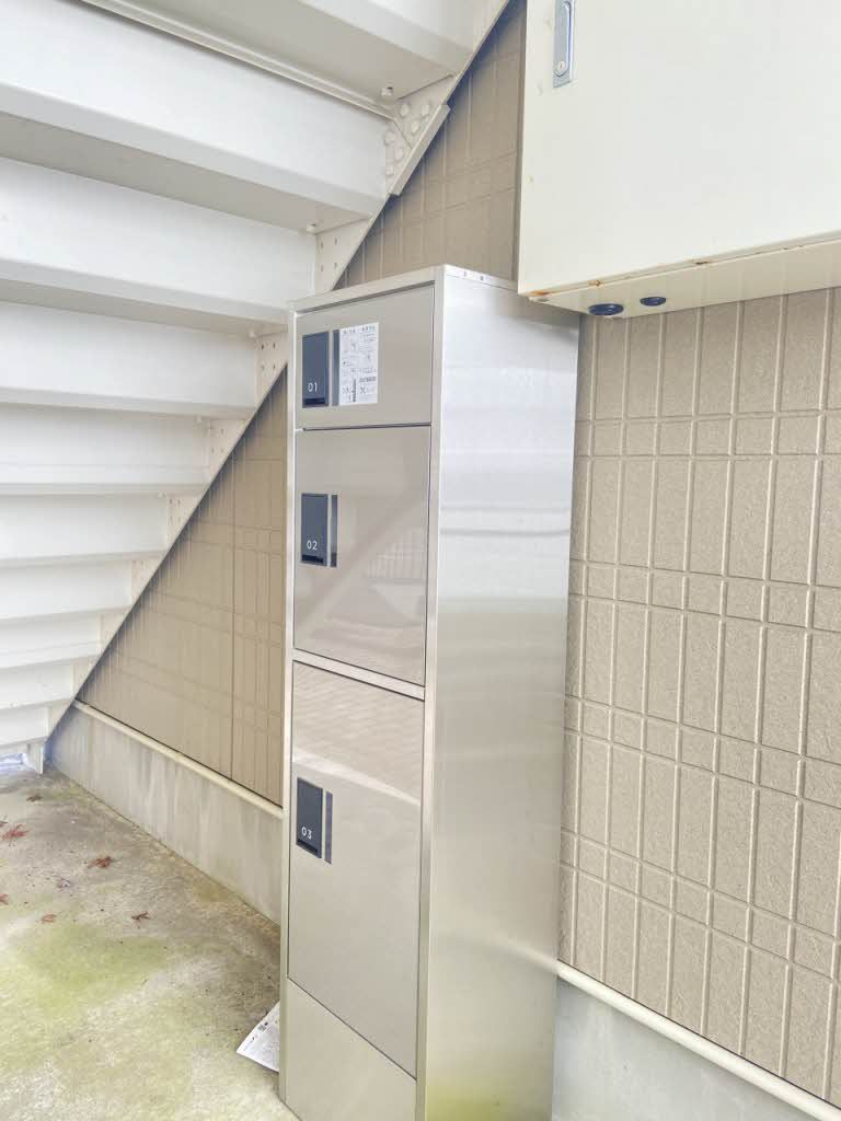 建物外観　宅配ボックス