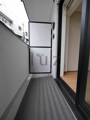 バルコニー　南面バルコニーで日当たり良好