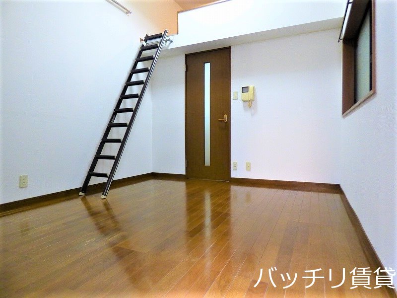 居室・リビング　室内写真等は別号数の為、現状優先となります。