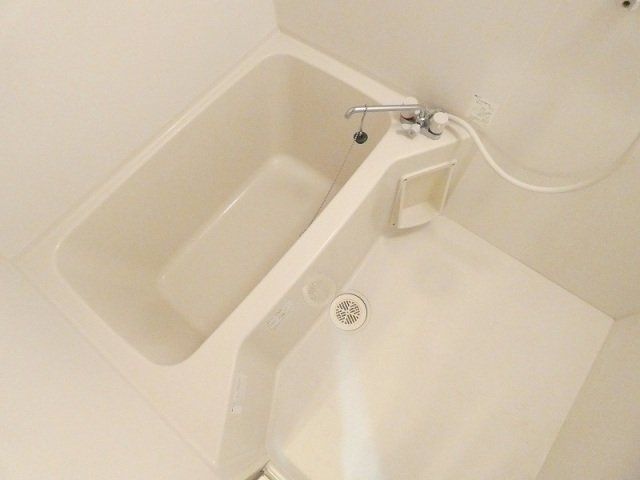バス・シャワールーム　バスルームです。