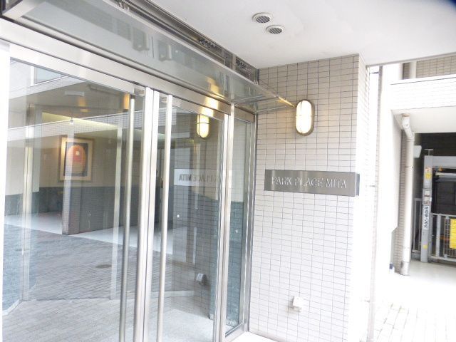 エントランス　清潔なエントランスです