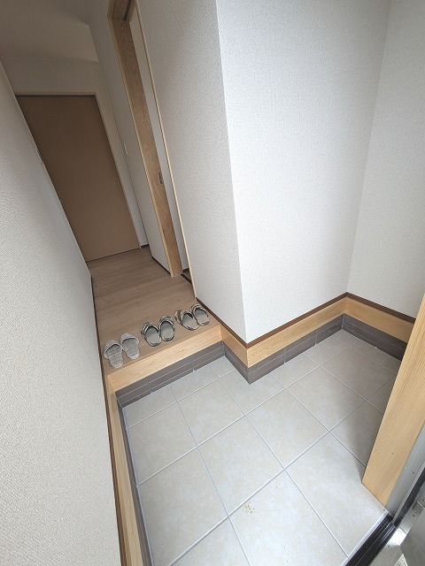 玄関　下駄箱が置けるスペースあります☆