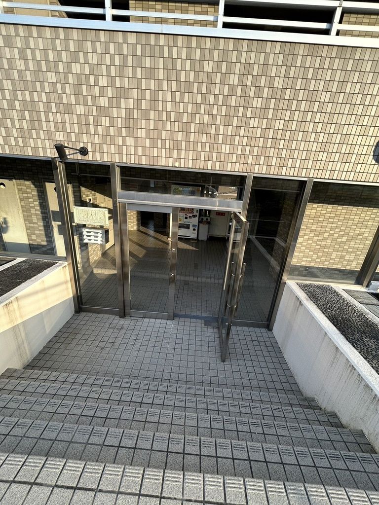エントランス　エントランス