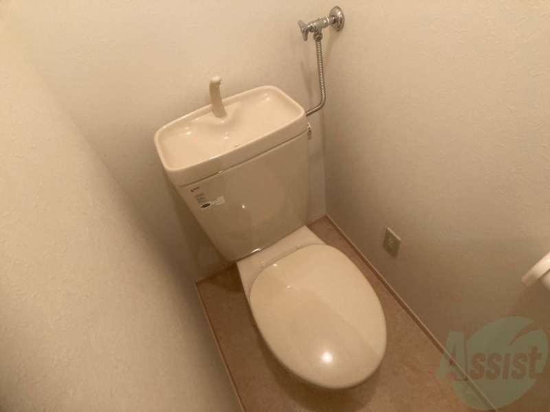 トイレ　こちらはトイレです。清潔感があり、安心して使用できます。