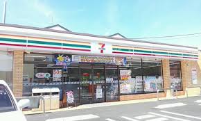 コンビニ　セブンイレブン 大阪鶴町1丁目店（コンビニ）まで475m