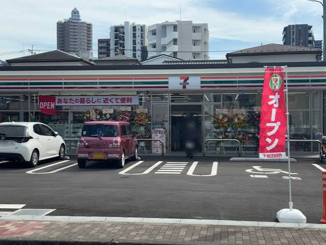 コンビニ　セブンイレブン川口中青木1丁目店（コンビニ）まで106m