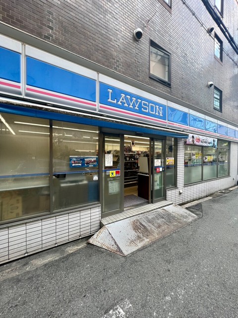 コンビニ　ローソン江戸堀1丁目店（コンビニ）まで100m