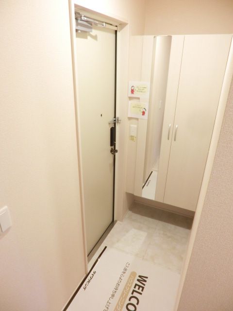 玄関　大きなシューズボックス付きの玄関