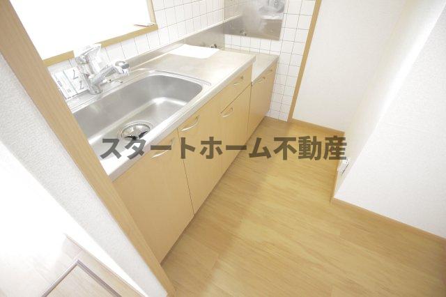 キッチン　コンパクトなキッチンで掃除もラクラク