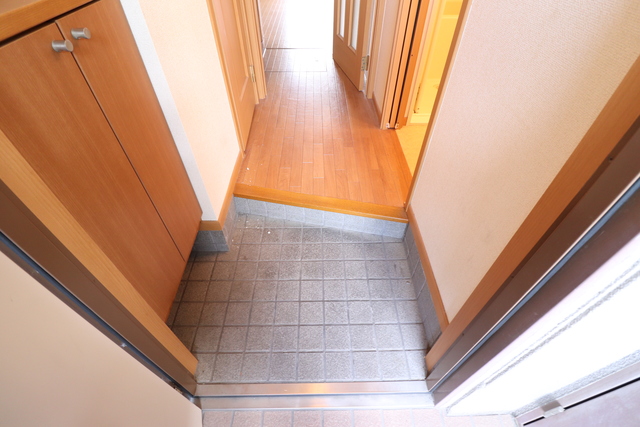 玄関　下駄箱付き　玄関